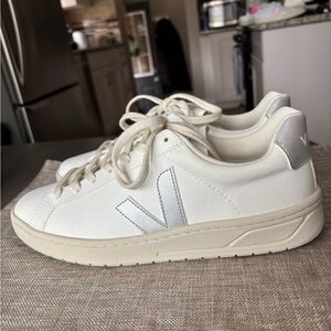 Veja Urca White Sneakers Silver Logo W11/M9